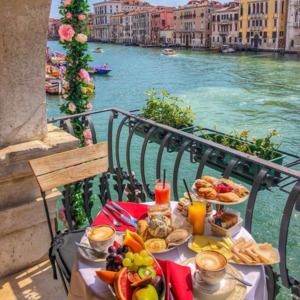 Meet your Posher, Glamor